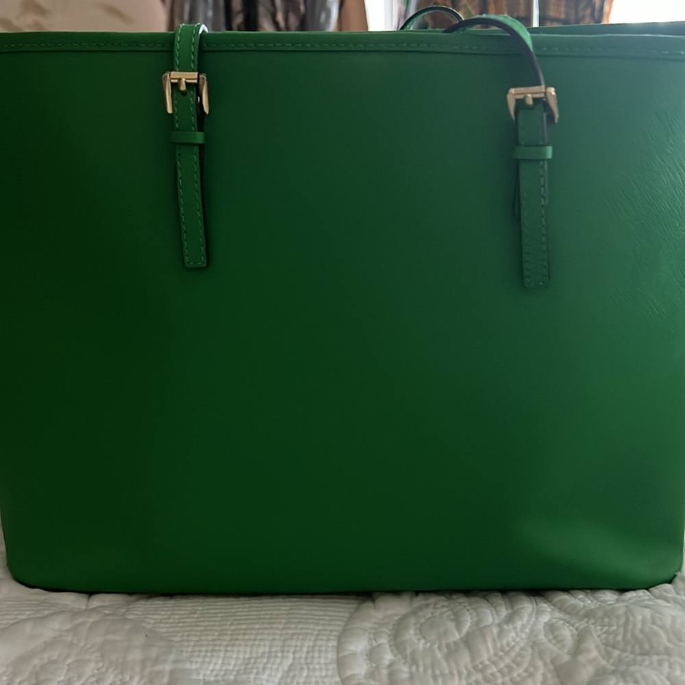Michael Kors Green Saffiano Leather Tote with Gold Hardware - Picture 2 of 14